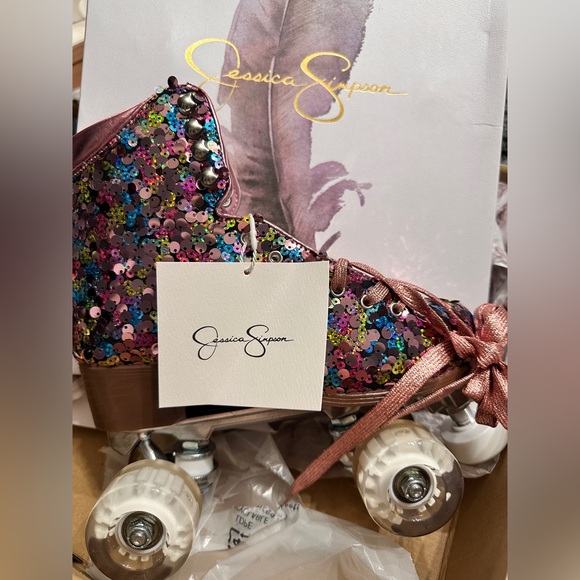 Jessica Simpson Rollstar Rose Gold Multi Sequin ‘Night Out’ Roller Skates - NIB - Picture 3 of 8